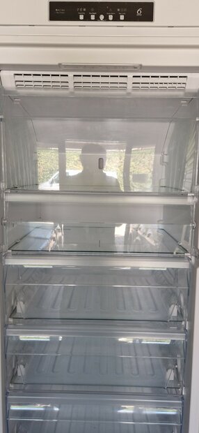 Whirlpool WVA35632 NFW NoFrost vriezer met 344 liter inhoud